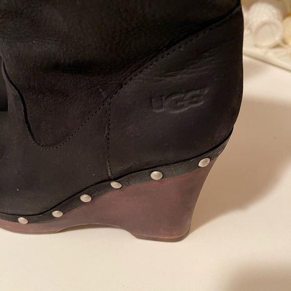 Uggs wedged boots stunning design fluffy . Great conditions - Picture 15 of 16